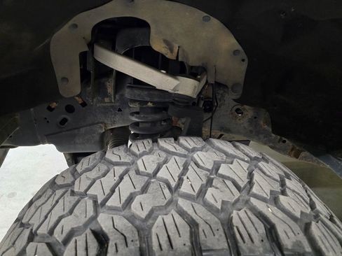 Used 2018 Ford F150 Platinum w/ FX4 Off-Road Package image 11