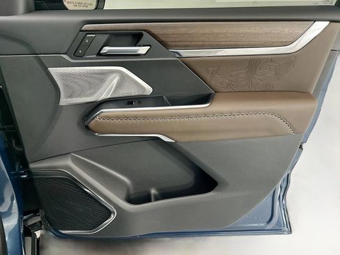 Used 2026 GMC Acadia Denali Ultimate w/ LPO, Floor Liner Package FWD image 24