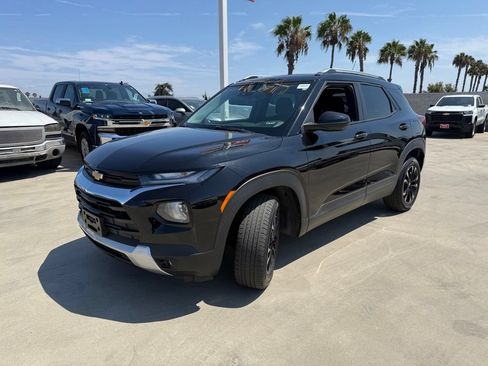 Used 2023 Chevrolet TrailBlazer LT w/ Convenience Package AWD/4WD image 3