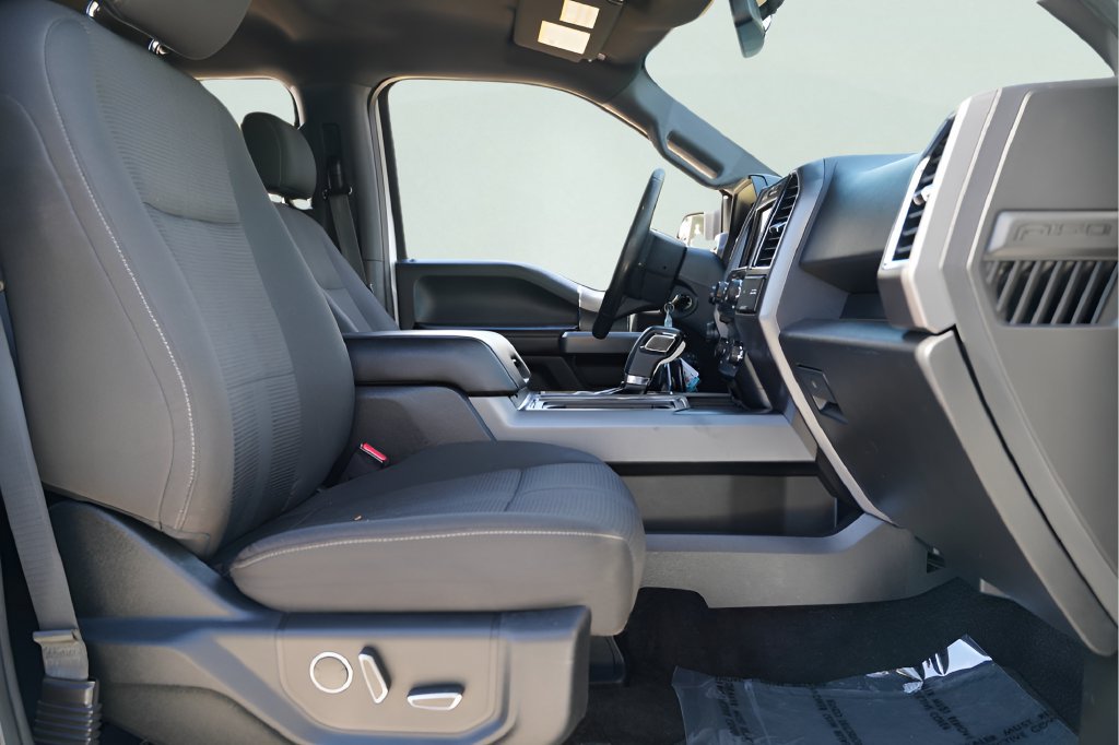 Used 2016 Ford F150 XLT w/ Equipment Group 302A Luxury RWD image 22