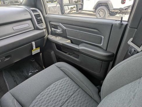 New 2026 RAM 2500 Big Horn AWD/4WD image 17