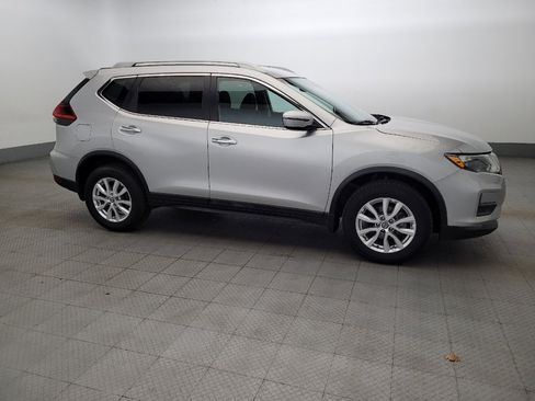 Used 2017 Nissan Rogue SV image 11