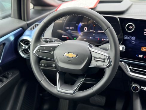 New 2026 Chevrolet Equinox EV LT image 14