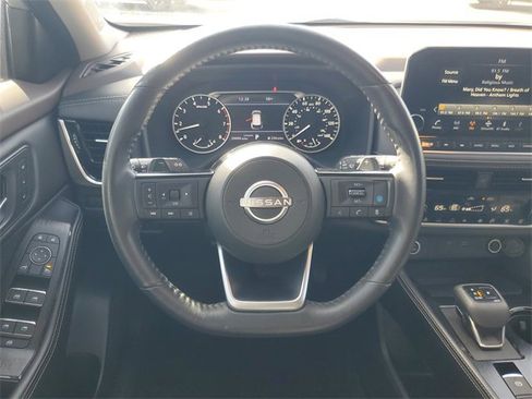 Used 2023 Nissan Rogue SL w/ SL Premium Package image 11