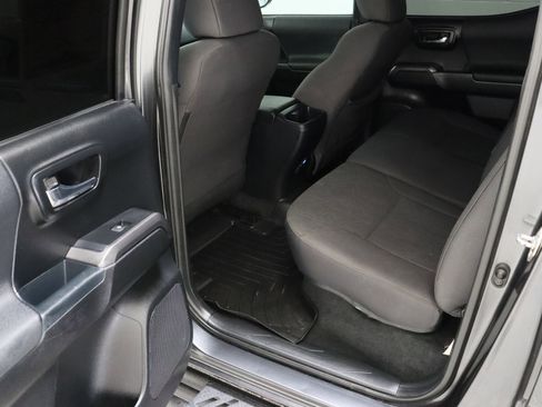 Used 2018 Toyota Tacoma TRD Sport w/ Technology Package RWD image 26