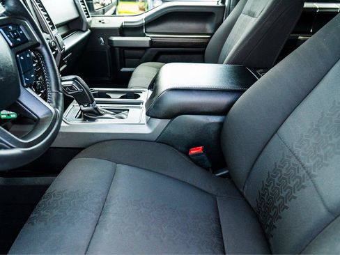Used 2018 Ford F150 XLT w/ Equipment Group 302A Luxury AWD/4WD image 9
