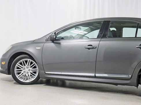 Used 2011 Suzuki Kizashi Sport GTS AWD/4WD image 11