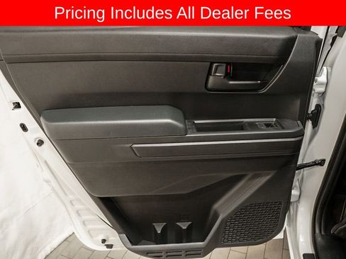 Certified 2024 Toyota Tacoma SR5 AWD/4WD image 8