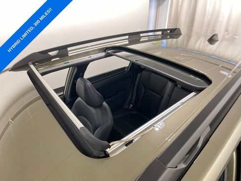 Certified 2025 Subaru Forester Limited image 17