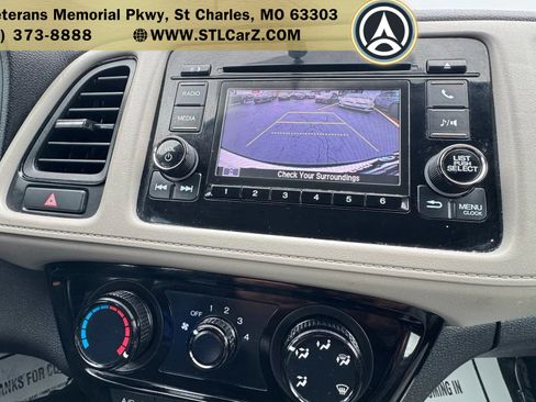 Used 2019 Honda HR-V LX image 11