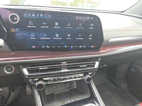 Used 2025 Chevrolet Traverse RS w/ LPO, Floor Liner Package AWD/4WD image 20