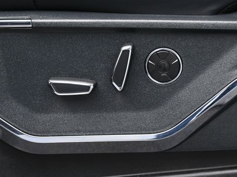 Used 2025 Ford F150 Platinum w/ Equipment Group 702A High image 9