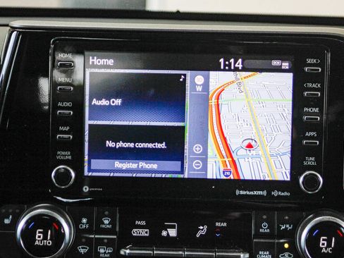 Used 2022 Toyota Highlander XLE image 14