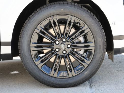 New 2026 Land Rover Range Rover Evoque S AWD/4WD image 9