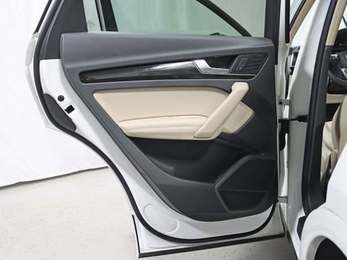 Used 2019 Audi Q5 2.0T Premium Plus w/ Premium Plus Package image 36