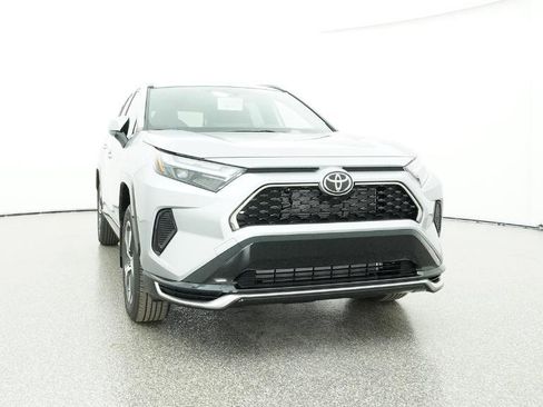 New 2025 Toyota RAV4 SE image 31