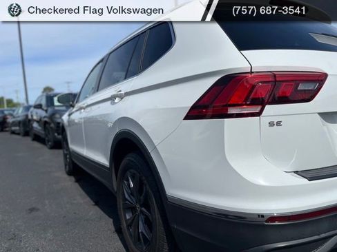 Used 2024 Volkswagen Tiguan SE w/ Panoramic Sunroof Package AWD/4WD image 6