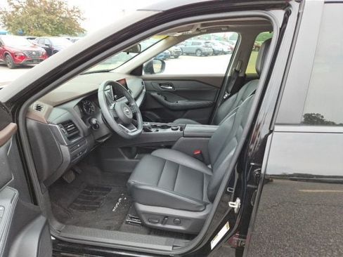 Used 2023 Nissan Rogue SV w/ SV Premium B Package AWD/4WD image 15