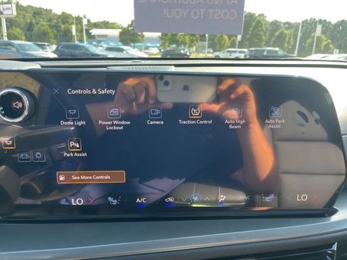 New 2026 Chevrolet Traverse LT w/ Enhanced Driving Package image 33