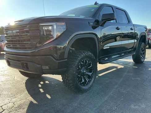 Used 2024 GMC Sierra 1500 Elevation w/ LPO, Elevation Black Package image 7