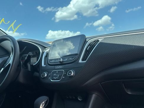 Used 2025 Chevrolet Malibu LS FWD image 29