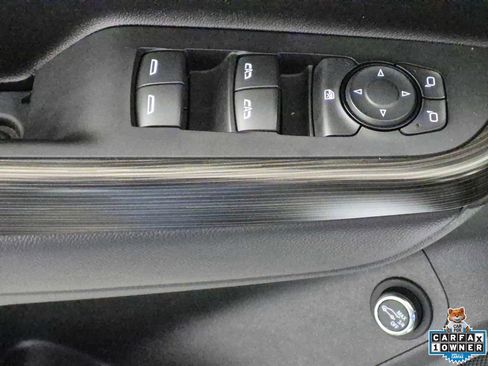 Used 2023 GMC Acadia SLT FWD image 17
