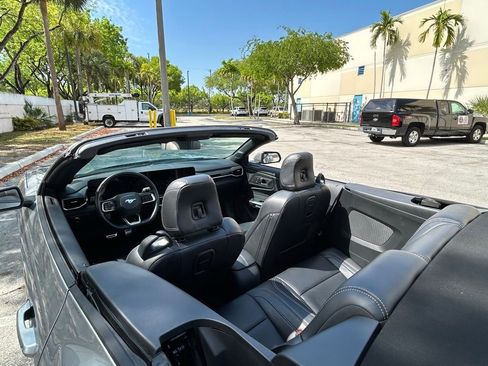 Used 2025 Ford Mustang Premium RWD image 39
