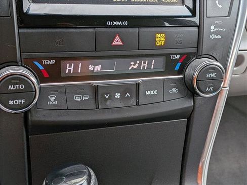 Used 2017 Toyota Camry LE image 14