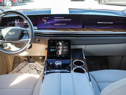 Used 2025 Cadillac Escalade ESV Premium Luxury Platinum image 12