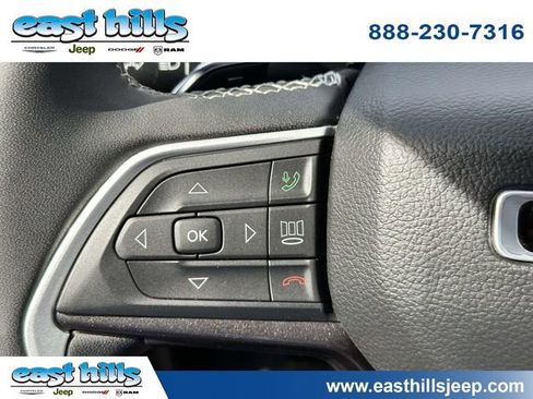 Used 2023 Jeep Grand Cherokee L Laredo AWD/4WD image 31