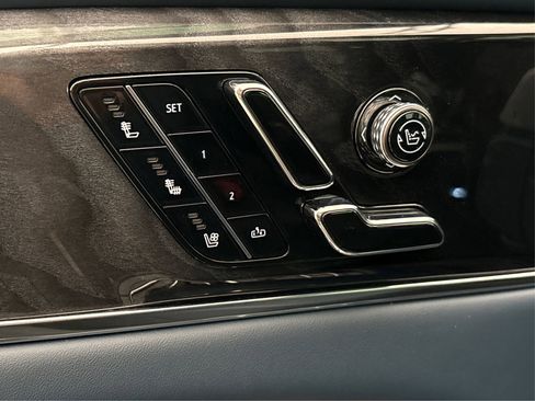 New 2025 Cadillac Escalade IQ Luxury 2 w/ LPO, Radiant Package image 33