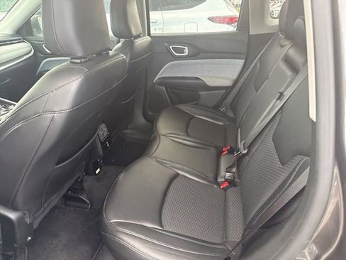 Used 2022 Jeep Compass Latitude w/ Convenience Group AWD/4WD image 16