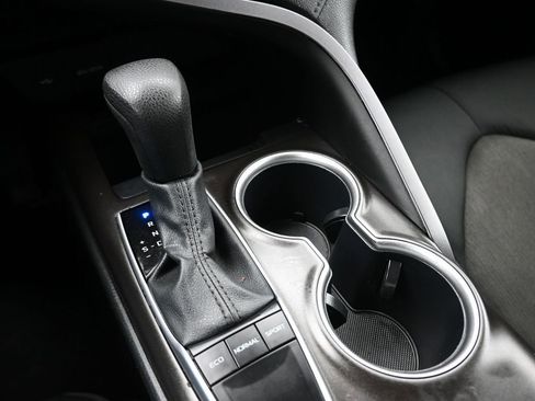 Used 2024 Toyota Camry LE image 21