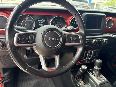 Used 2018 Jeep Wrangler Unlimited Rubicon AWD/4WD image 14