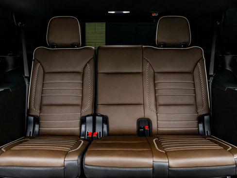 Used 2025 GMC Yukon Denali Ultimate image 38