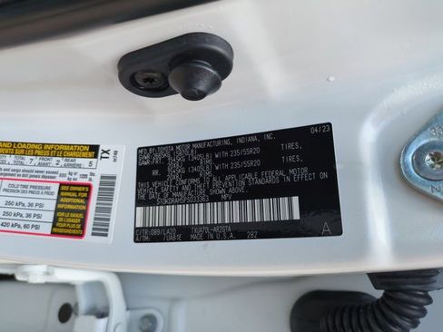 Used 2023 Toyota Highlander Platinum FWD image 26
