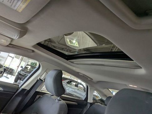 Used 2019 Ford Fusion SE AWD/4WD image 16