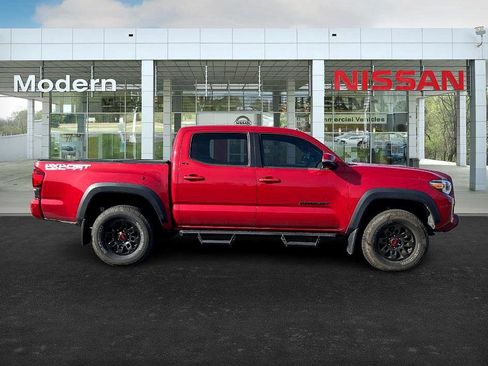 Used 2019 Toyota Tacoma TRD Off-Road image 6