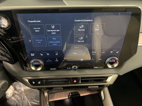 Used 2024 Lexus RX 350 Premium Plus w/ Convenience Package image 9