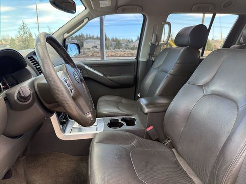 Used 2011 Nissan Pathfinder Silver image 11