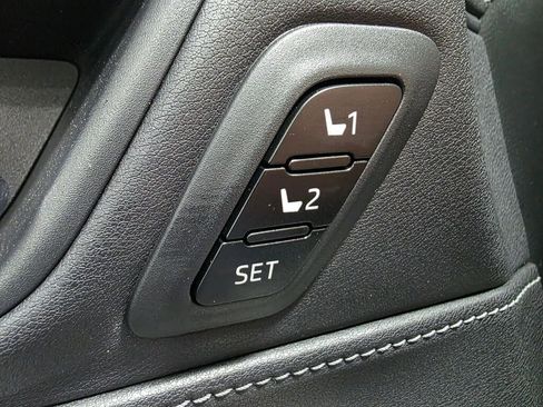 Used 2021 Toyota Venza Limited AWD/4WD image 18