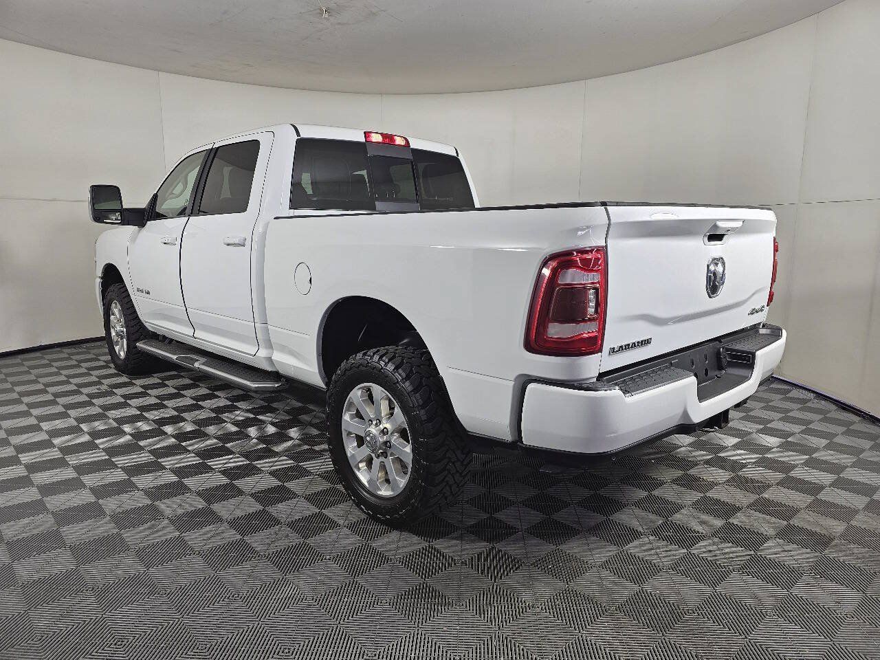 Used 2023 RAM 2500 Laramie AWD/4WD image 7