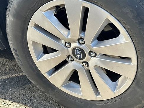 Used 2019 Subaru Outback 2.5i Premium image 5