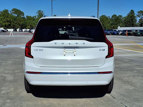 New 2026 Volvo XC90 B5 Plus w/ Protection Package Premier image 6