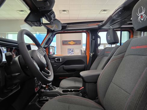 New 2025 Jeep Wrangler Unlimited Rubicon w/ Technology Group image 11
