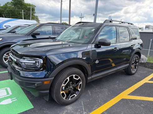 Used 2023 Ford Bronco Sport Outer Banks w/ Tech Package AWD/4WD image 4
