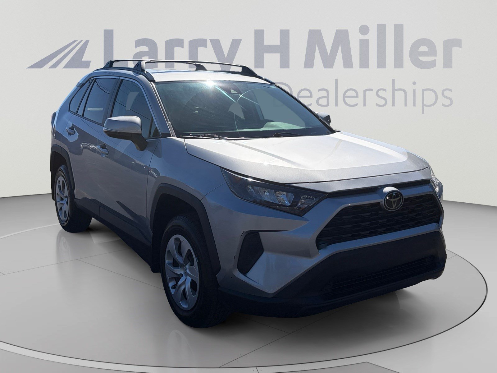 Used 2021 Toyota RAV4 LE w/ Carpet Mat Package (TMS) AWD/4WD image 7