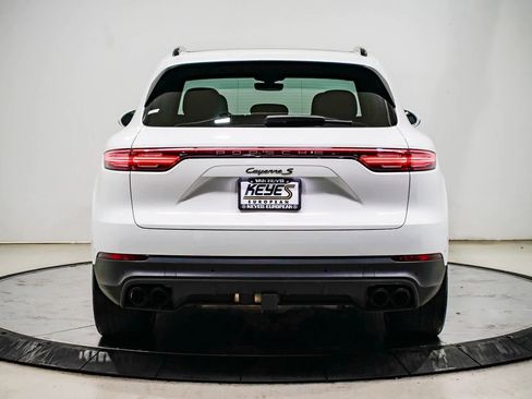 Used 2023 Porsche Cayenne S Platinum image 3