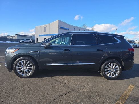 Used 2018 Buick Enclave Premium w/ Experience Buick Package image 8