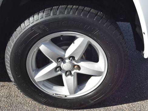 Used 2012 Jeep Liberty Sport AWD/4WD image 40